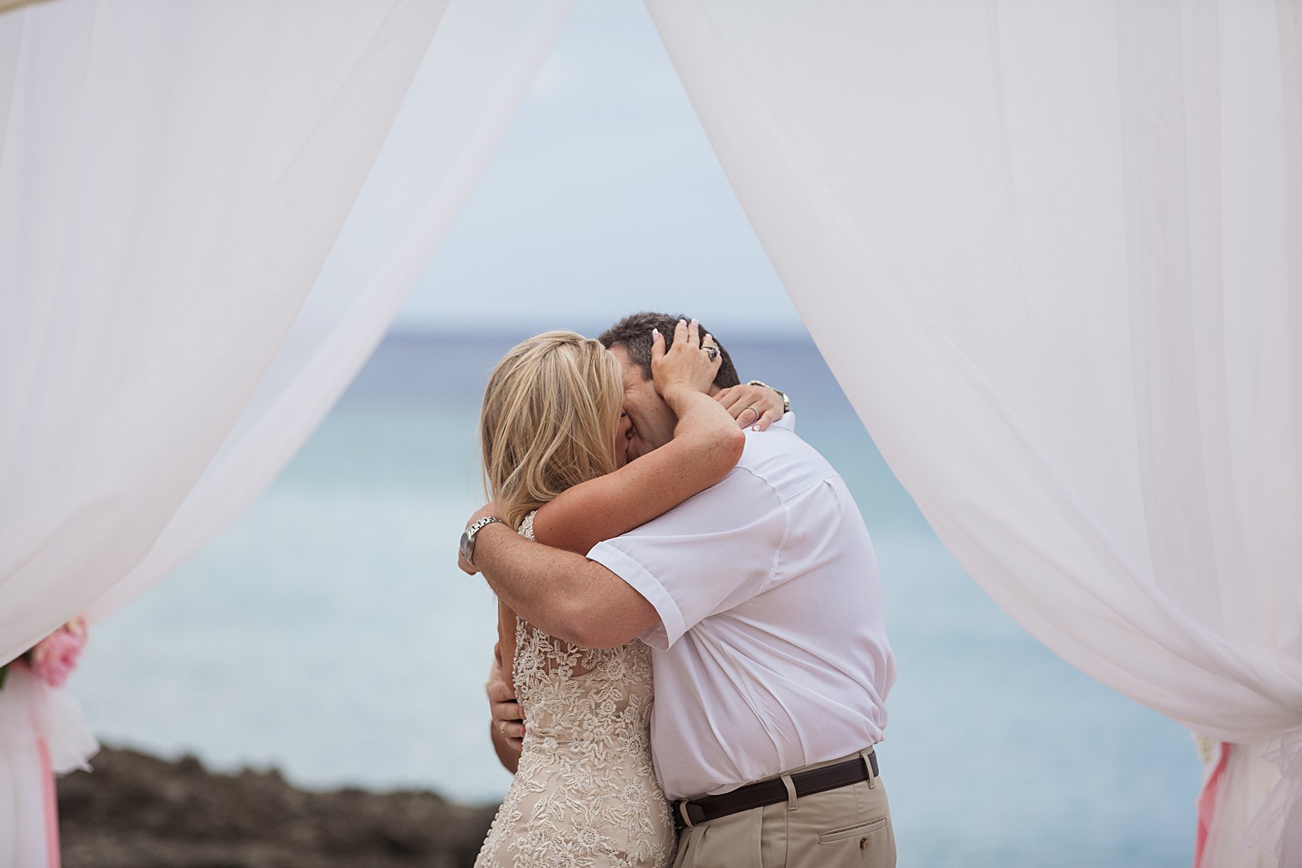 A Smith Cove Wedding | Grand Cayman Islands