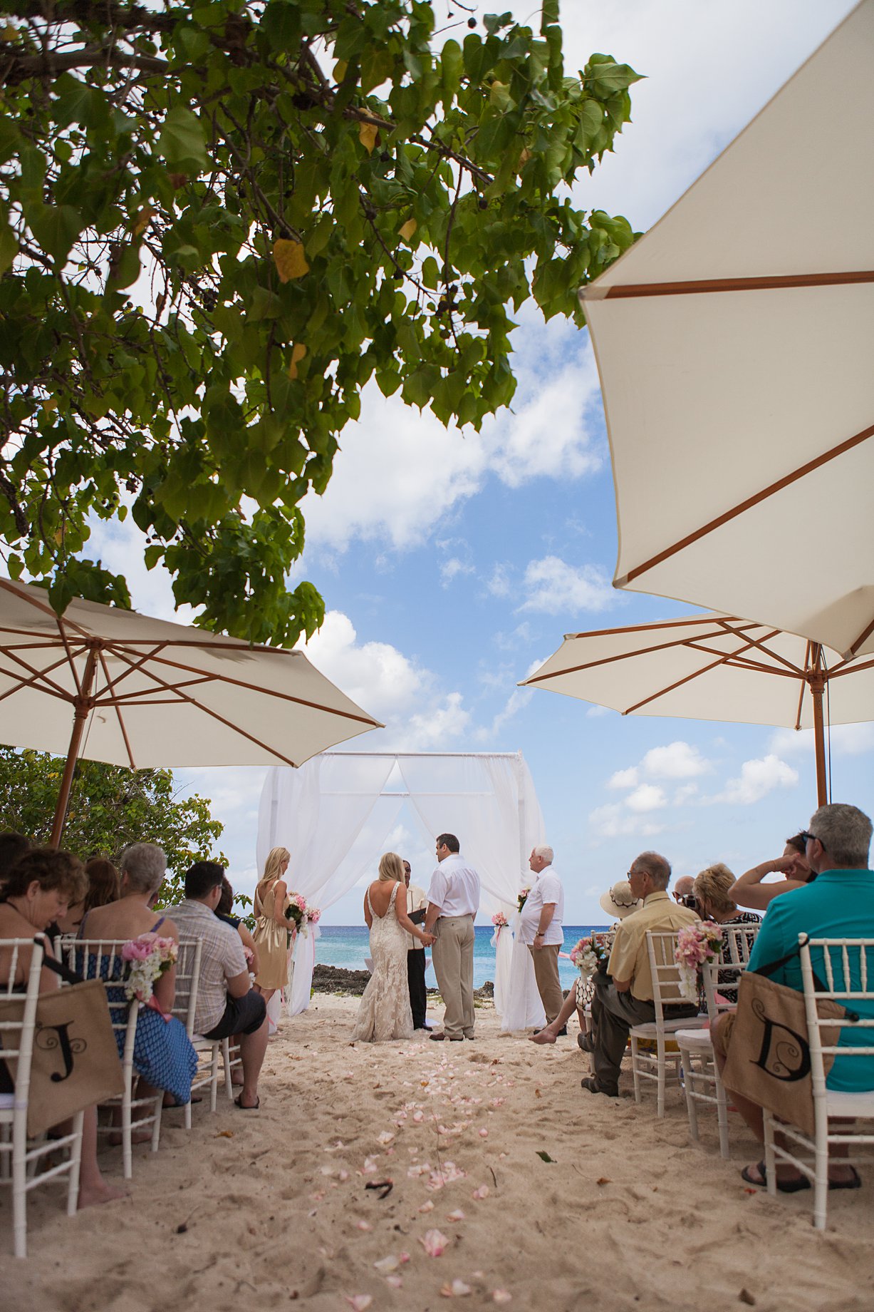 A Smith Cove Wedding | Grand Cayman Islands