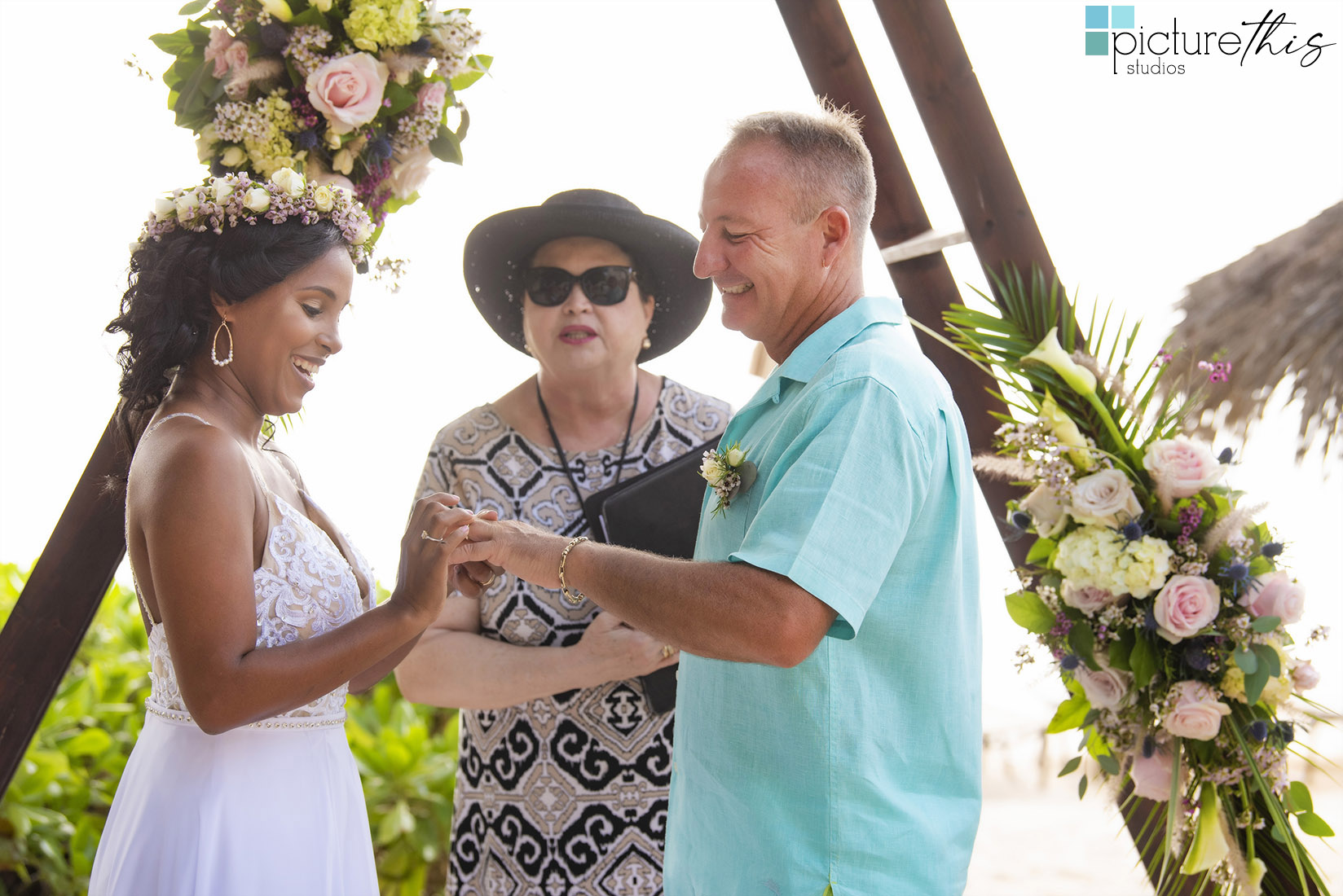 Picture This Studios and Heather Holt Photography captured this beautiful Cayman Islands Wedding held at the Meridian.