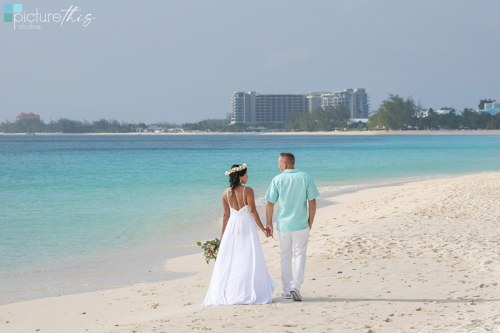 Picture This Studios and Heather Holt Photography captured this beautiful Cayman Islands Wedding held at the Meridian.