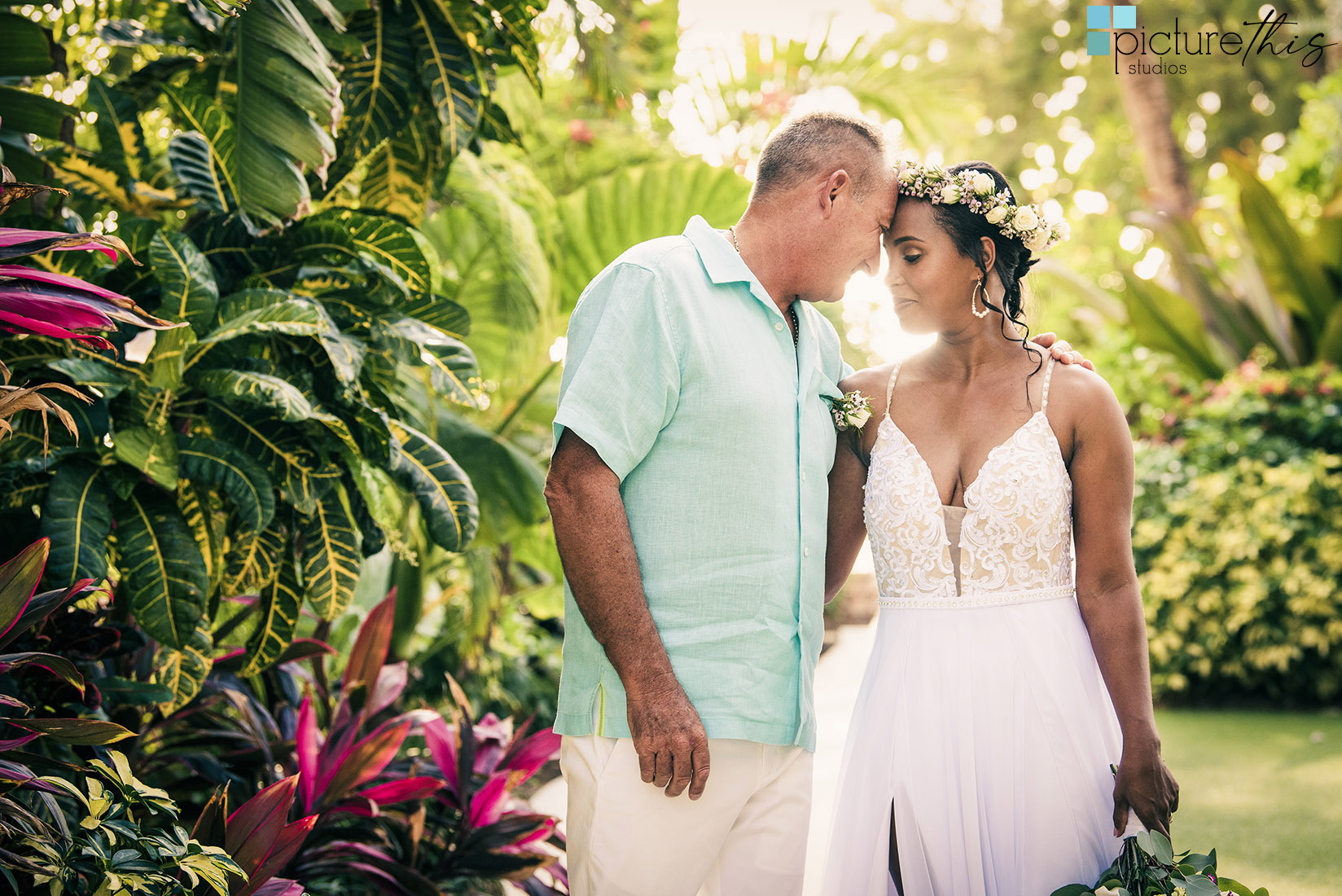 Picture This Studios and Heather Holt Photography captured this beautiful Cayman Islands Wedding held at the Meridian.